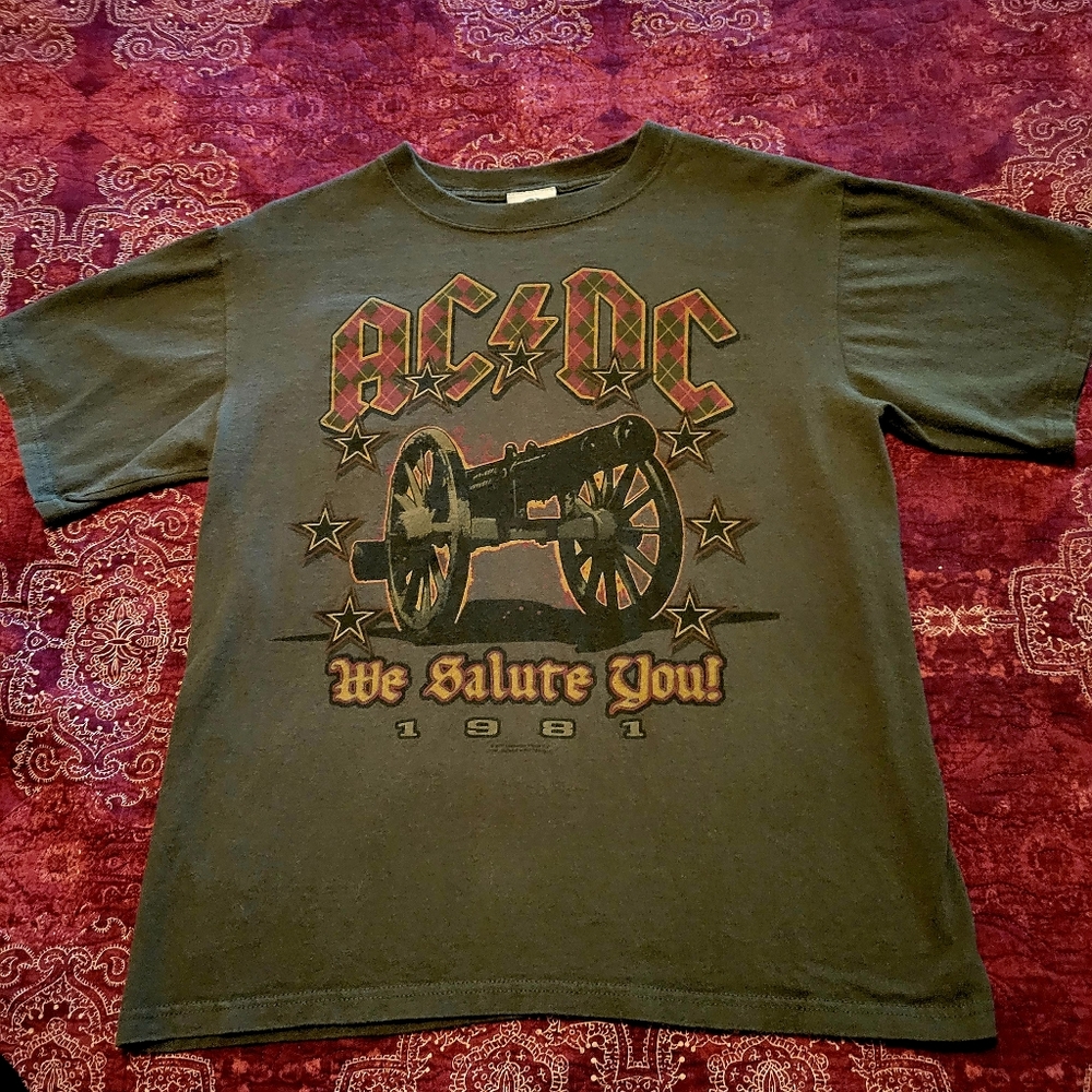 AC/DC rock t-shirt, olive green, excellent condition, heavy cotton, mens medium.